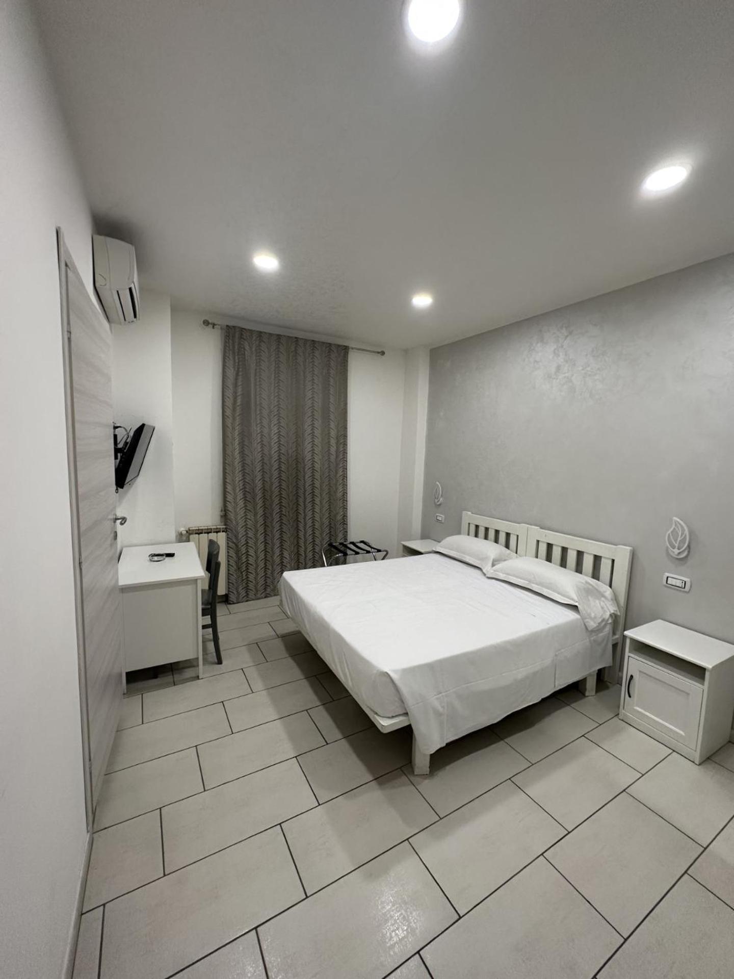 Hotel Le Rose Tivoli Terme Exterior photo