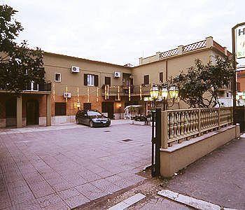 Hotel Le Rose Tivoli Terme Exterior photo