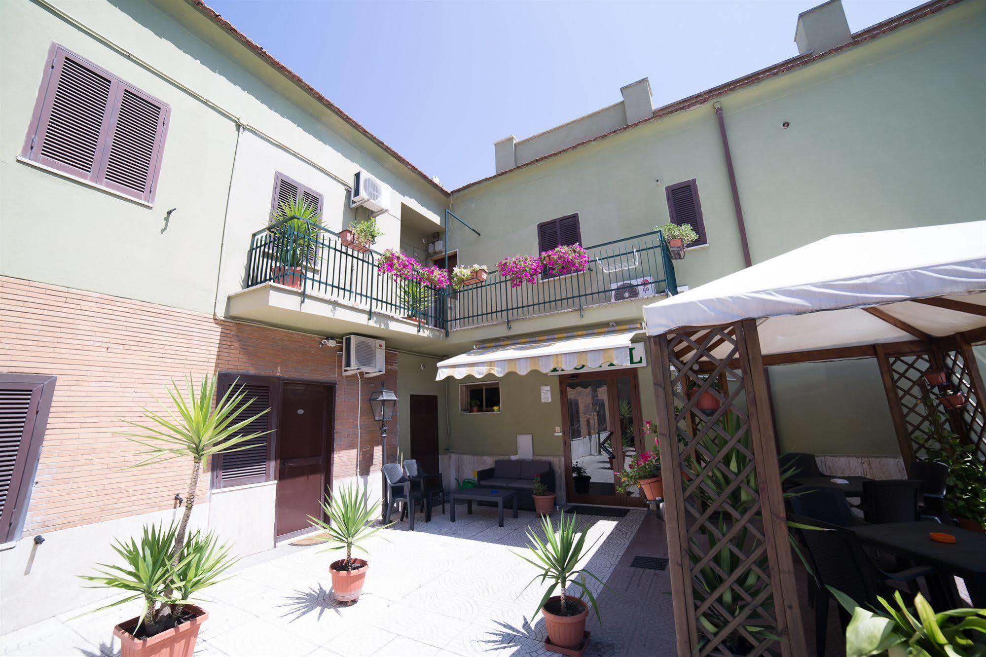 Hotel Le Rose Tivoli Terme Exterior photo