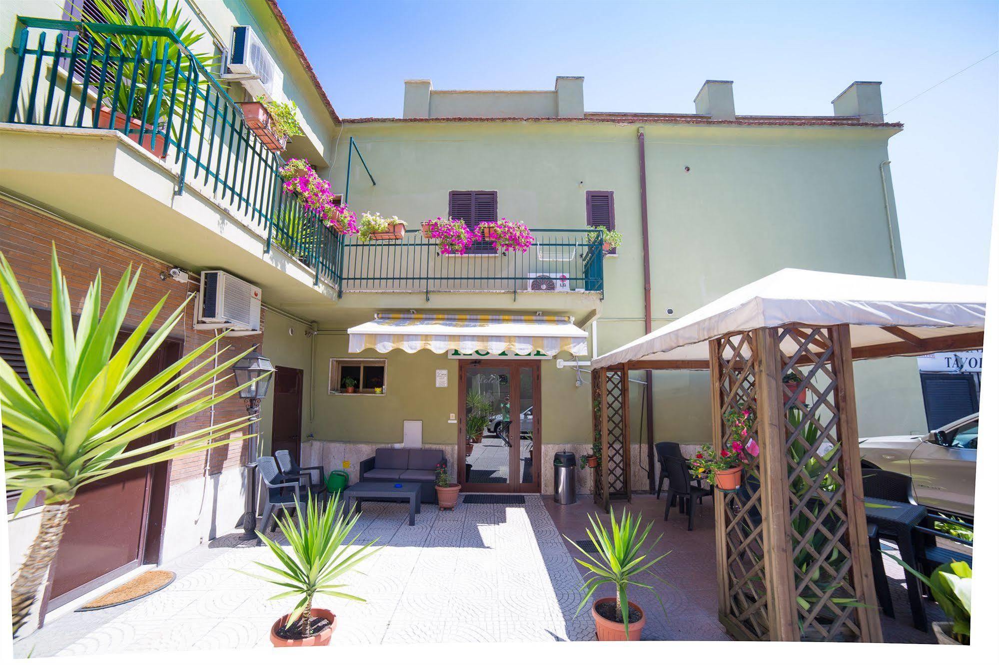 Hotel Le Rose Tivoli Terme Exterior photo